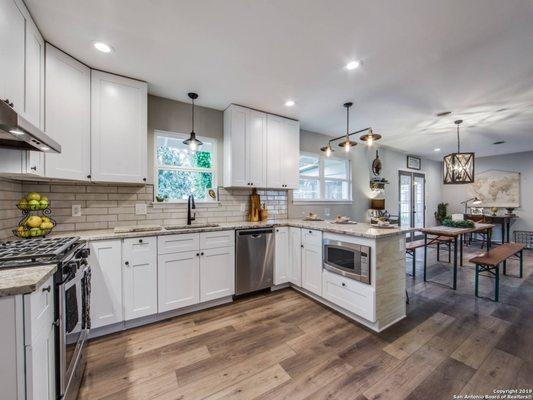 Stephanie Medina - Texas Premier Realty