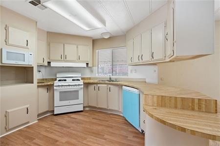 Real estate agent in Hemet