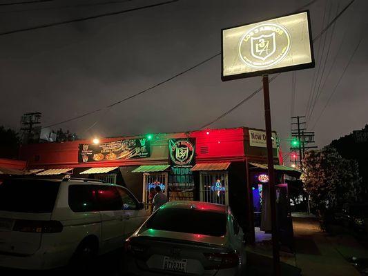 Los 3 Amigos Sports- Music Events-Bar & Grill