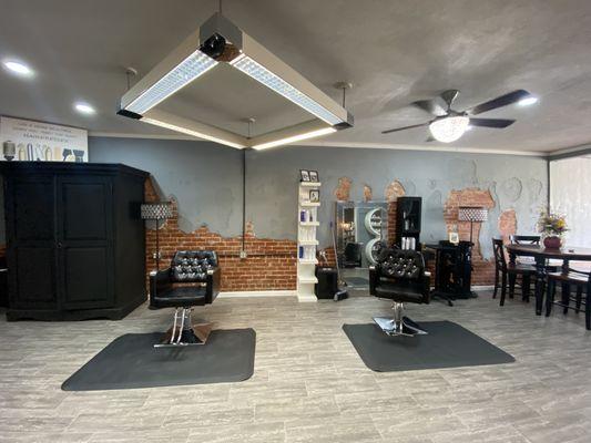 Main Attractions Salon