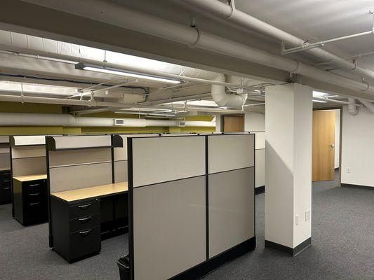 Suite 3 workstations - 6' x 6'