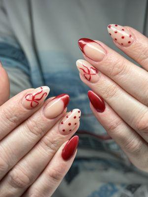 Red Xmas nails design