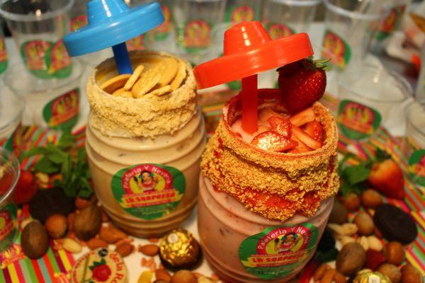 Dulce Agua's
Fresh Fruit Water decorated amazing toppings