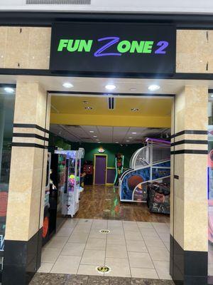 Fun Zone2 in middle of mall