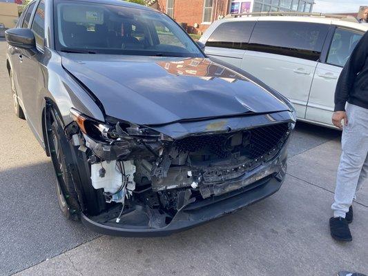 His car
Who do you think was at fault? hmm smh