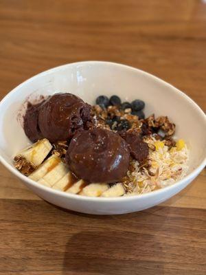 Açaí bowl with sorbet - yummy and filling!