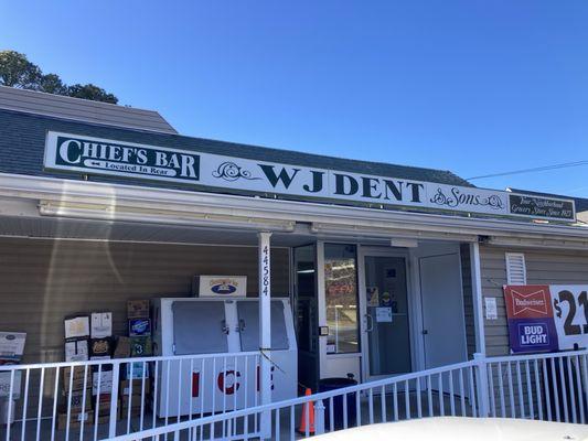 Welcome to a great little deli.