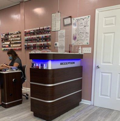 Design Nail Salon