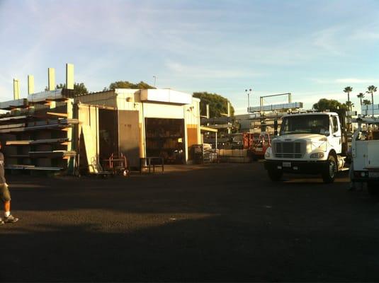 Howard & Sons Building Materials Inc