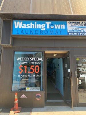 Washing Town Laundromat