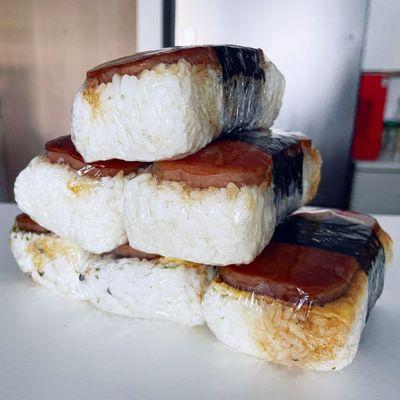 Spam musubi and spam and egg musubi IG: @fooddeclassified