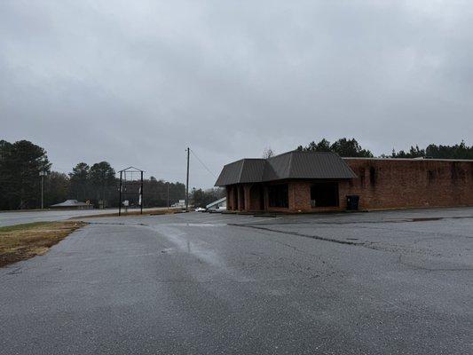 Unpretentious on the outside but the magic happens indoors!