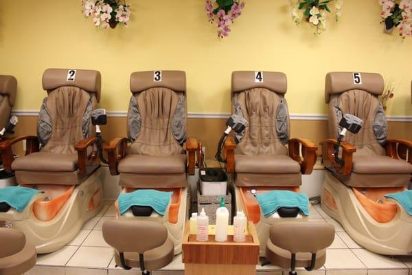 Hollywood Nails & Spa II