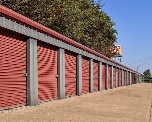 Lakeridge Self Storage Facility