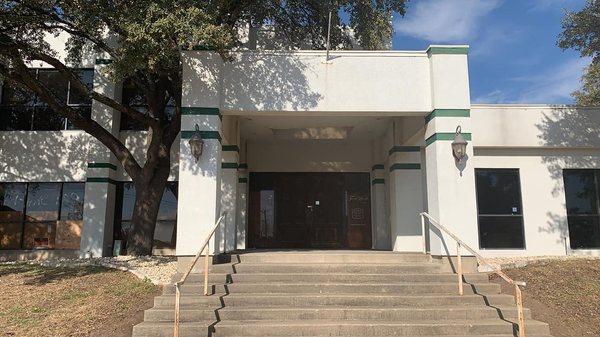 This is the front of the now closed Fort Worth golf Club. The property is now been purchased by Lake Country Church