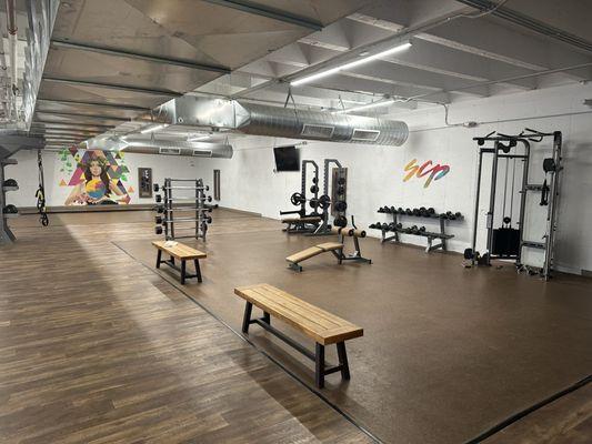 Huge gym. Had a pickleball court but didn't see supplies.