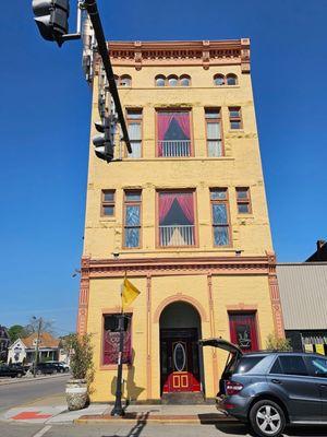 Tallest 3 Story Building In The World