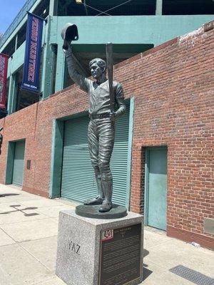 Carl Yastrzemski Statue