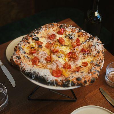 CHERRIES & GOAT CHEESE
cream, goat cheese, prosciutto, cherries, green onions, parm