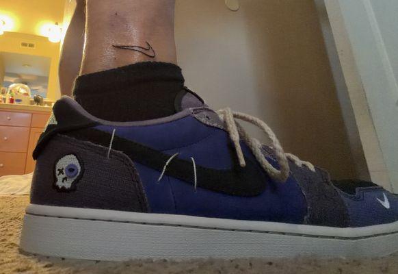 Today the shop had a customer appreciation event. My artist, Krucer, killed it with the little swoosh. Always great service.