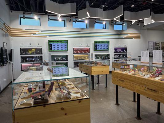 Quality Roots Cannabis Dispensary - Waterford