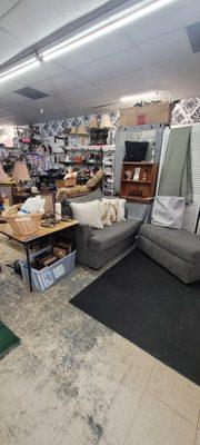 Ms Madi Mulberry's Thrift Shop & Neighborhood Market