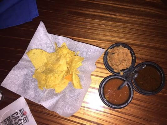 Chips and salsa/bean dip .... Chips stale :(