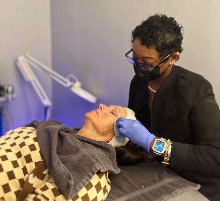 We offer 30 minute or 60 minute Customized Facials