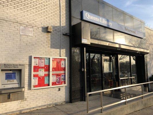 Queens Public Library - Briarwood