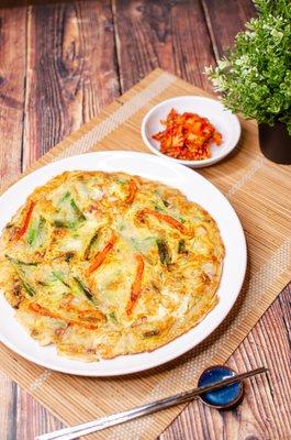 Seafood Pancake
해물파전 韩式海鲜煎饼
