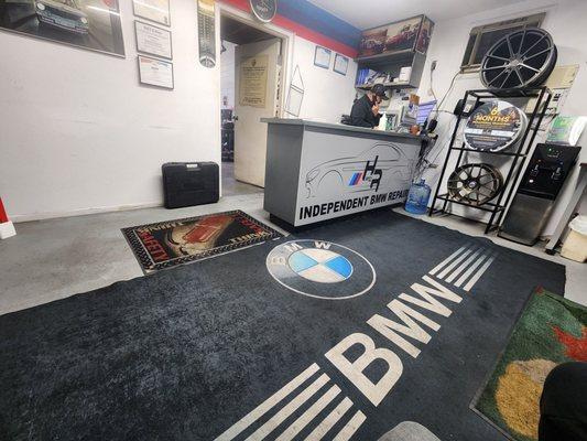 H & R Independent Bmw Service
