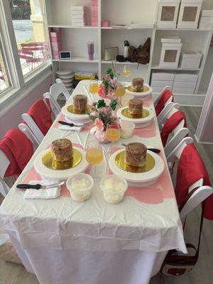 Cake decorating party