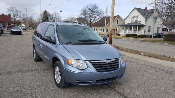 Clio Chrysler Body Shop