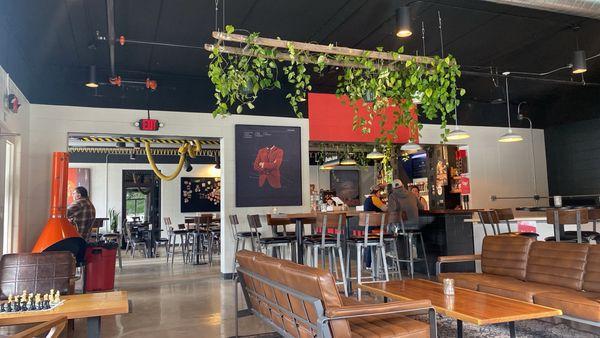 Beautiful atmosphere on a Sunday afternoon !! Dark beers, IPA s and light options !!