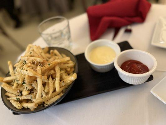 One Ten Restaurant and Bar