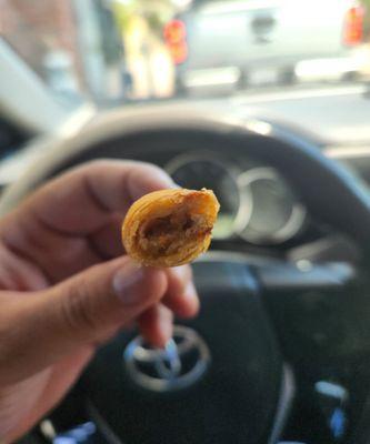 Lumpia Shanghai: crispy & flavorful, 8/10. But for 80 cents a pop, I'd rather get $1 cravings at Taco Bell or get two Mc Doubles at Mc'D's