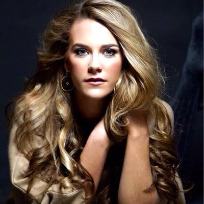 Long layers with highlights- Mary Peyton