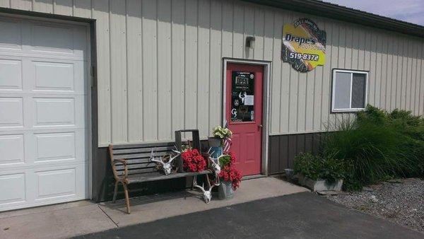 Drape's Outdoors Inc