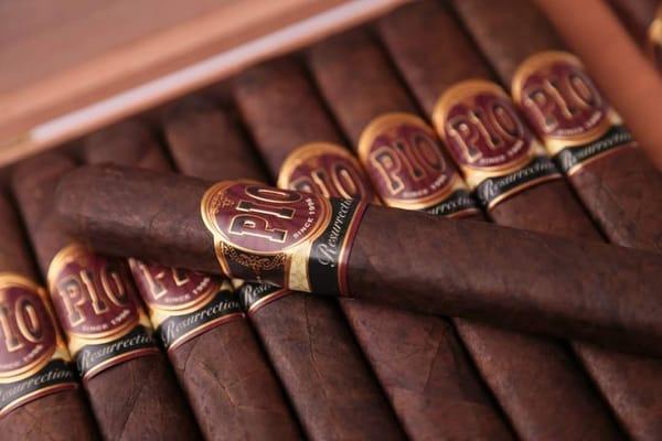 Edward's Pipe & Tobacco Shop