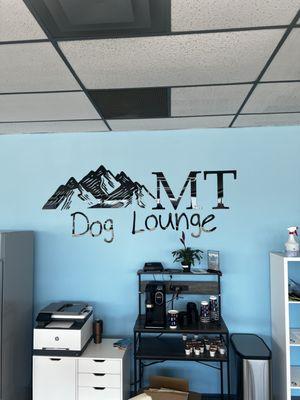 MT Dog Lounge