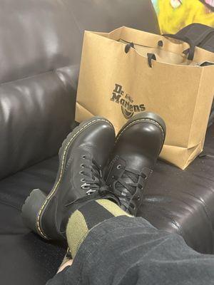 Martens Glendale Galleria