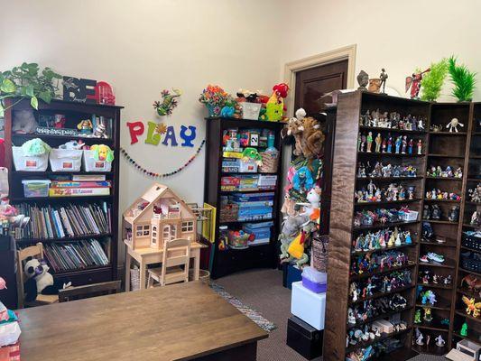 Amy Romero, LPC-S, NCC, Cognitive Behavioral Play Therapist