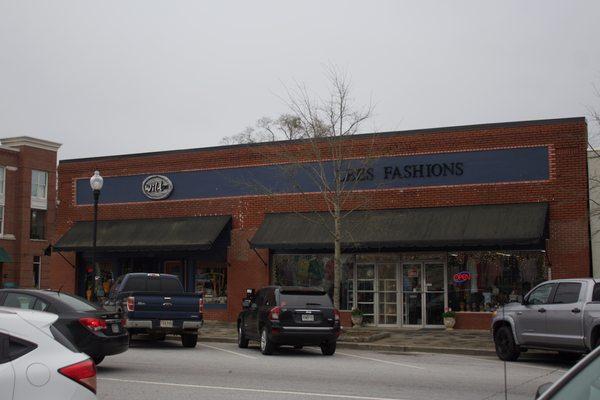 Lee's Fashion Corner