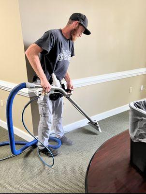 Eatmon's Carpet Cleaning