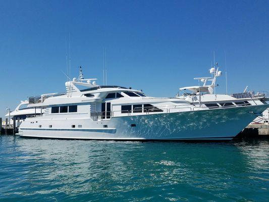 Chicago Party Yacht Rental