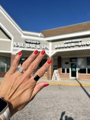 VIVIAN'S NAIL BAR & SPA