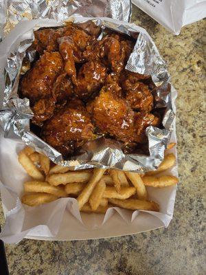 Chili Wings and crispy fries