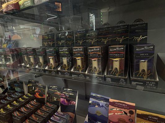 Discover premium live resin blends with Mellow Fellow! From Dream to Tranquility, find your perfect vibe in every puff. #VapeLife #HHC