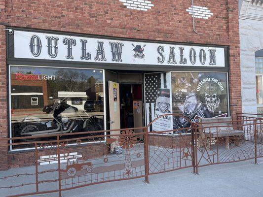 Outlaw Saloon