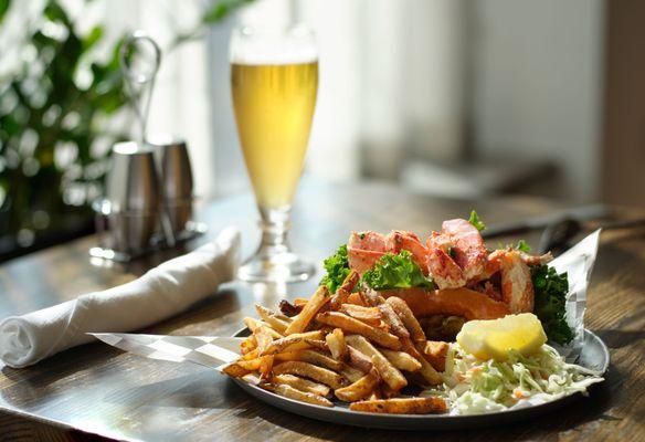 Located within the historic Westin Hotel, C2 - Congress Squared restaurant and bar offers an inviting atmosphere and inspired menu.